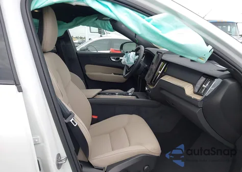 2026 Volvo Xc60 B5 Plus из США, поврежденный, VIN YV4M12RC0T1367614